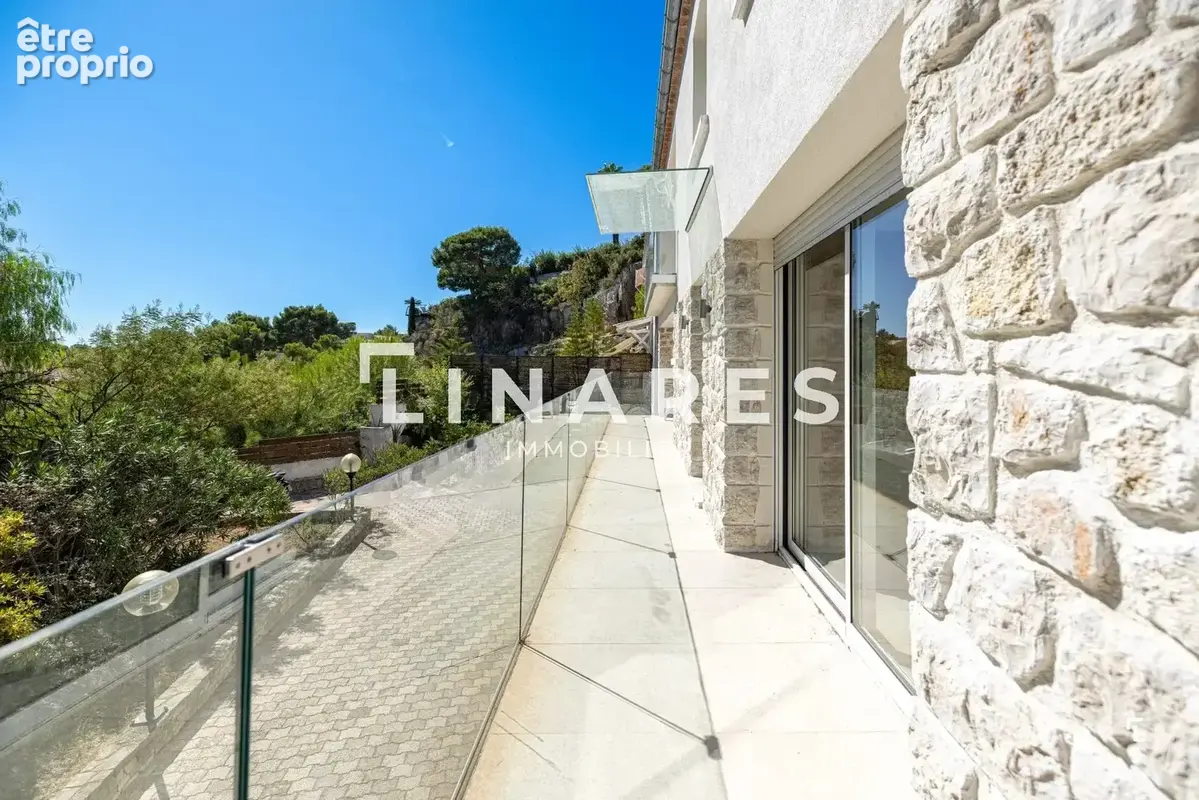 LA CALANQUE BLANCHE - Villa de 218 m²  - Extérieurs 37 m² - Terrain 800 m² - 13600 CASSIS - photo 17