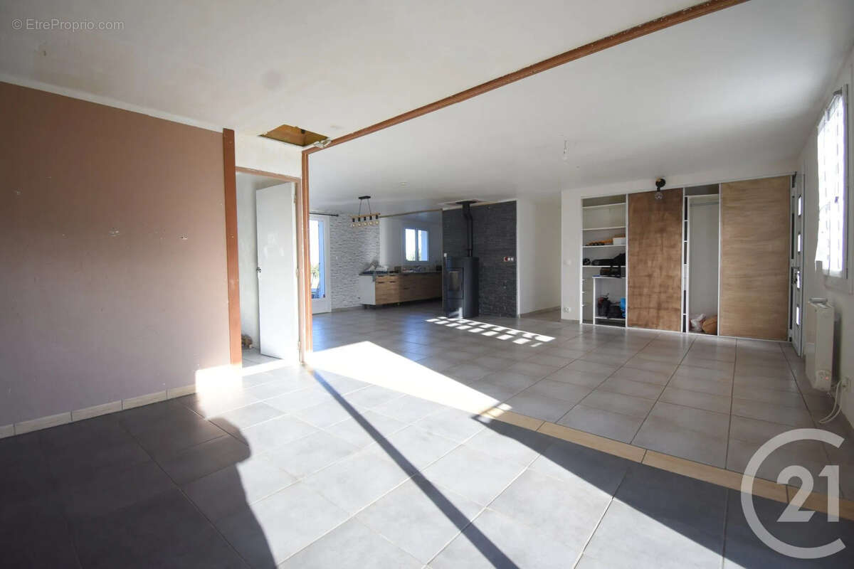 Maison à SAINT-SYLVESTRE-PRAGOULIN