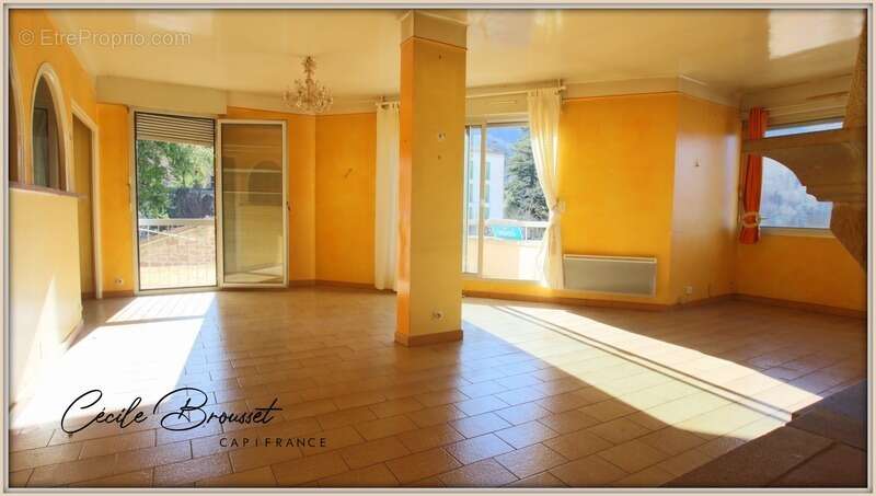 Appartement à SAINT-LAURENT-DE-CERDANS