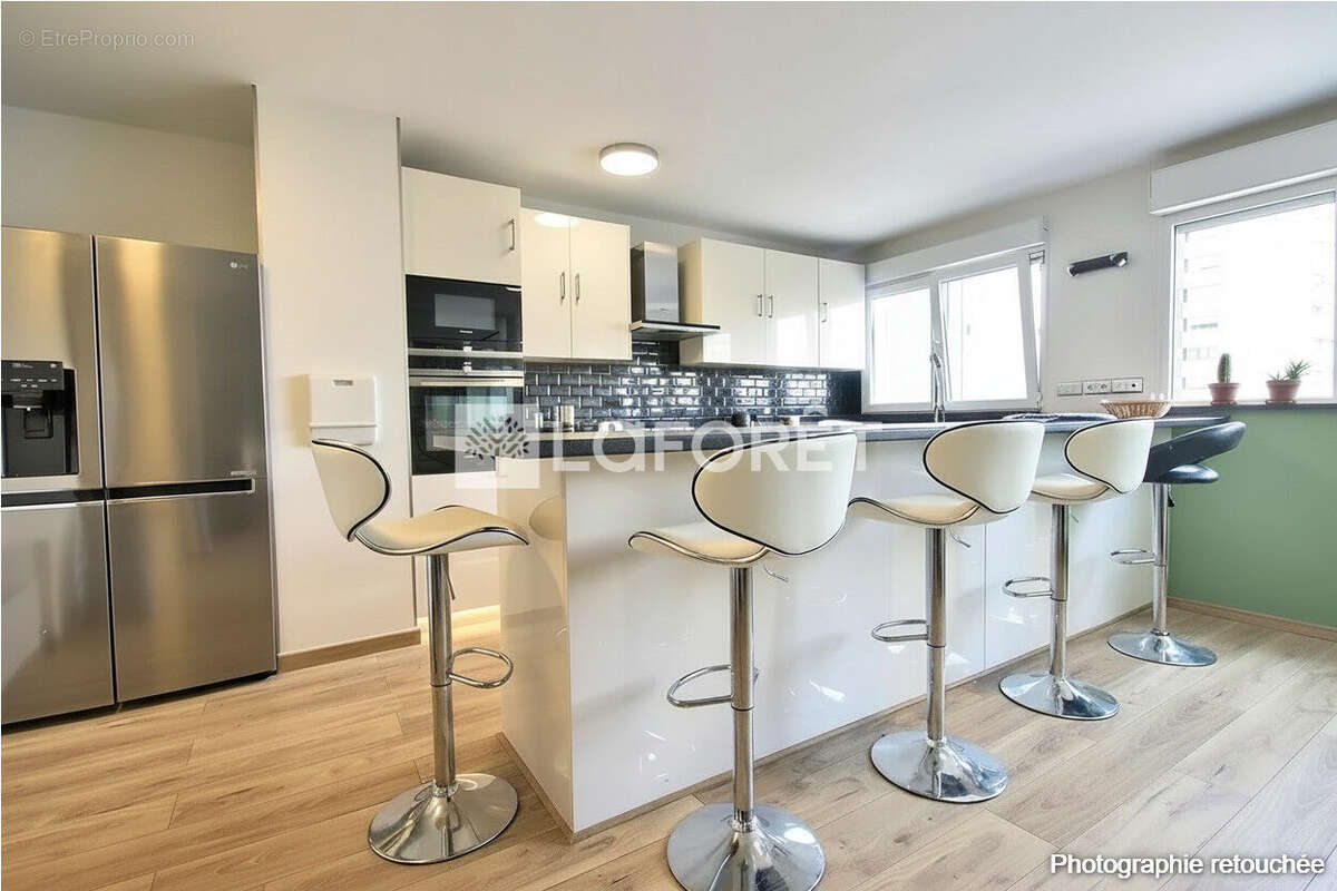 Appartement à COURBEVOIE