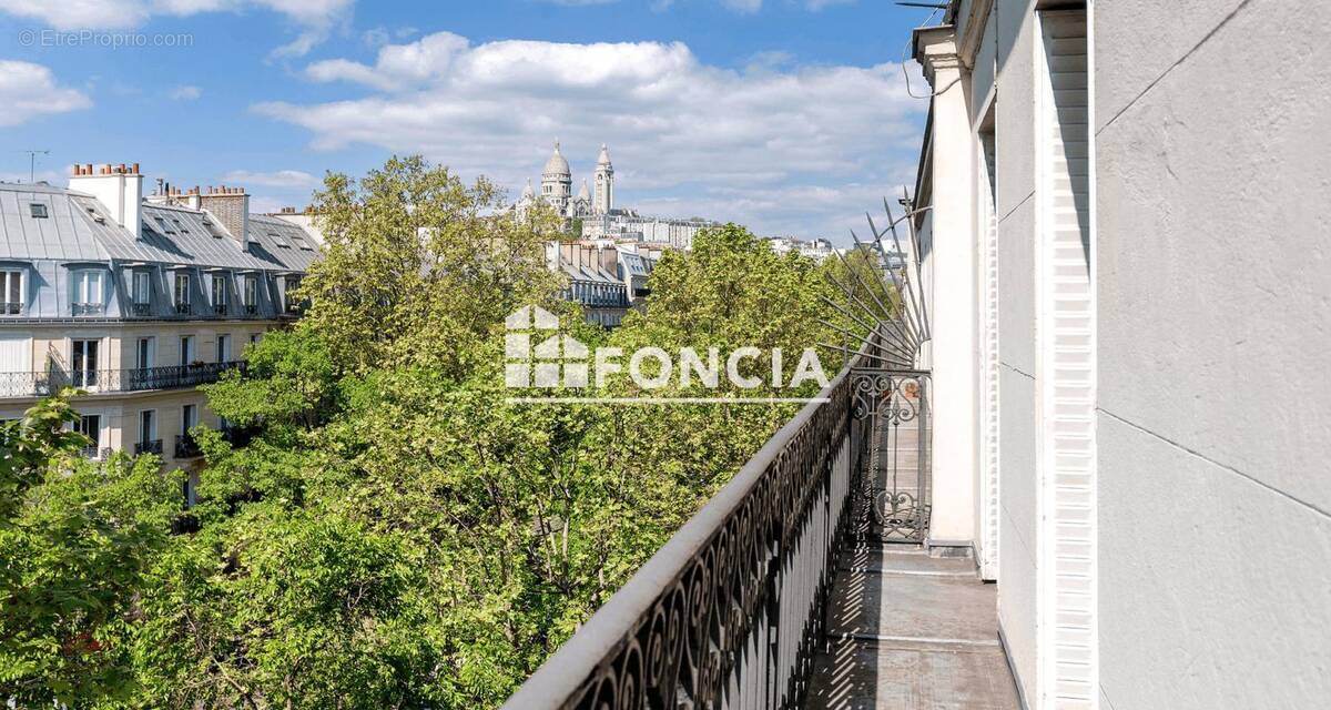 Appartement à PARIS-10E