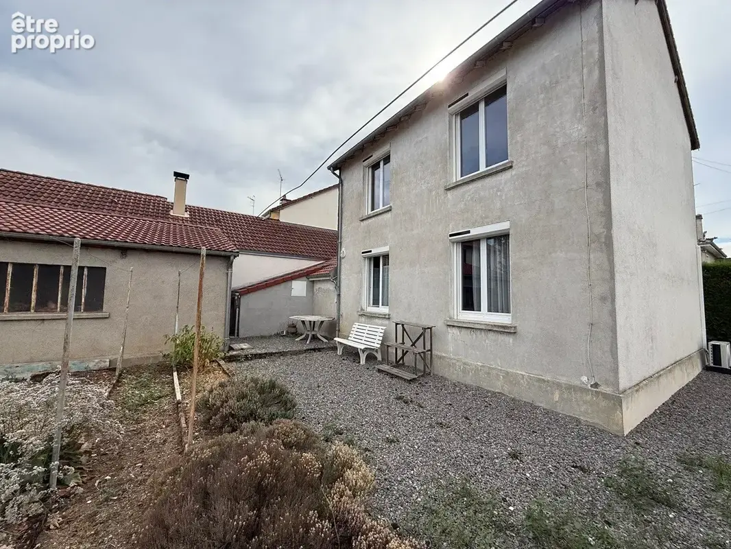 Maison 5 pièces 70 m² à vendre à Issoudun (36100) - photo 2