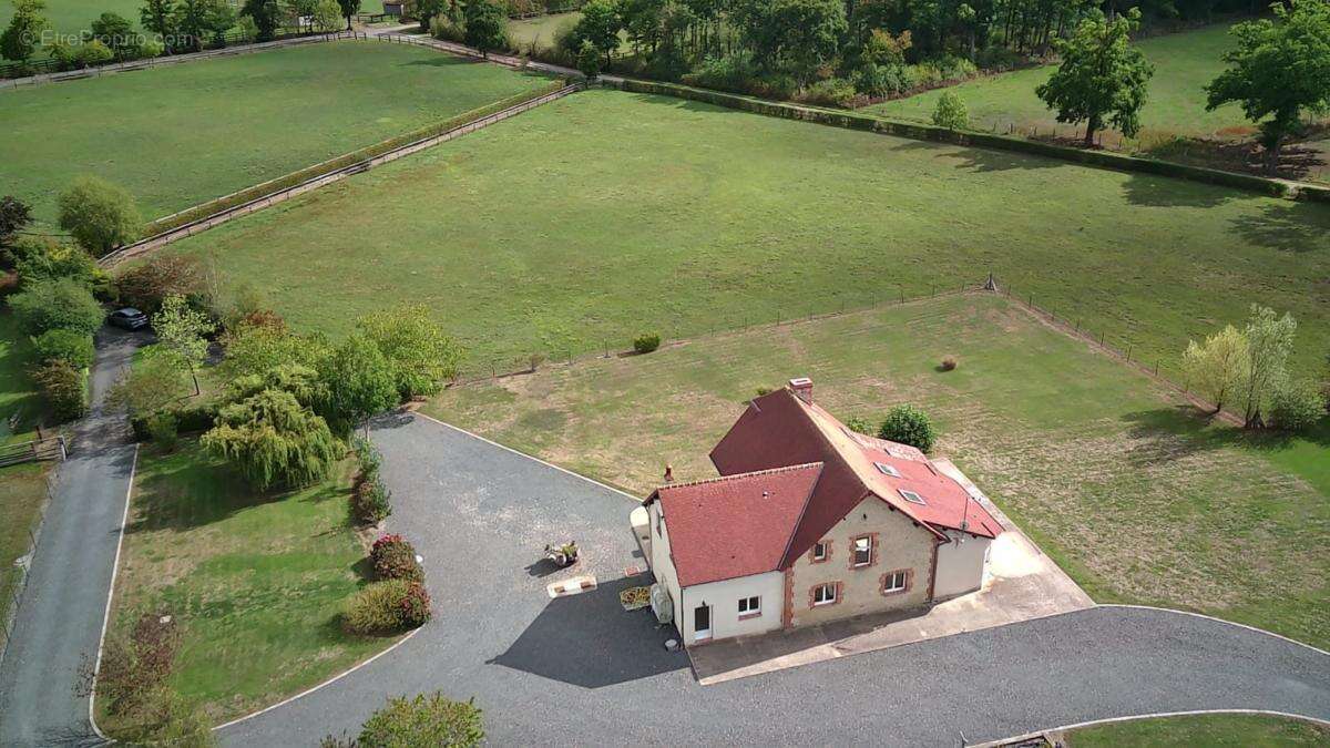 Maison à MEZIDON-CANON