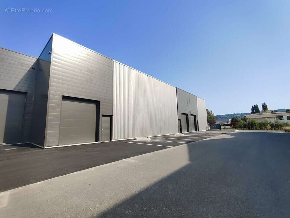 Autre à BOURGOIN-JALLIEU