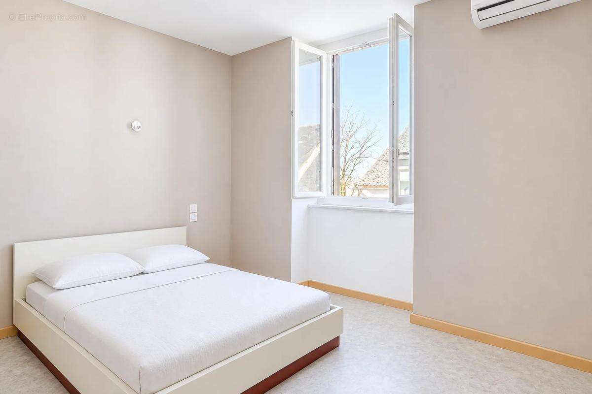 Maison spacieuse 8 pièces rénovée à Montbazens - photo 4