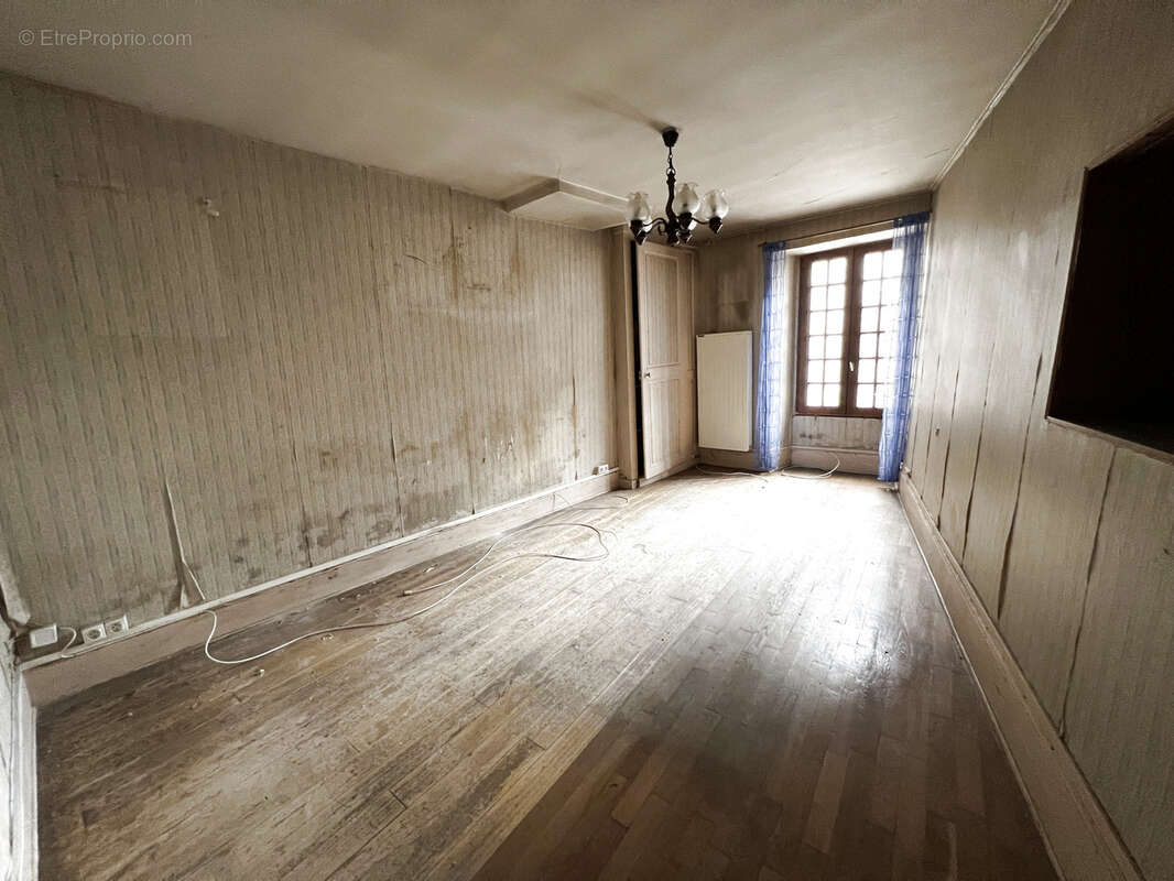 Maison à LES RICEYS