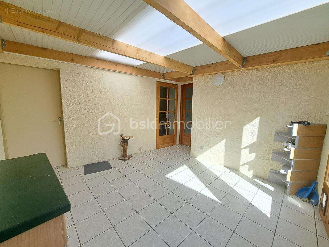 Maison mitoyenne en bon etat general proche d'airaines - photo 11