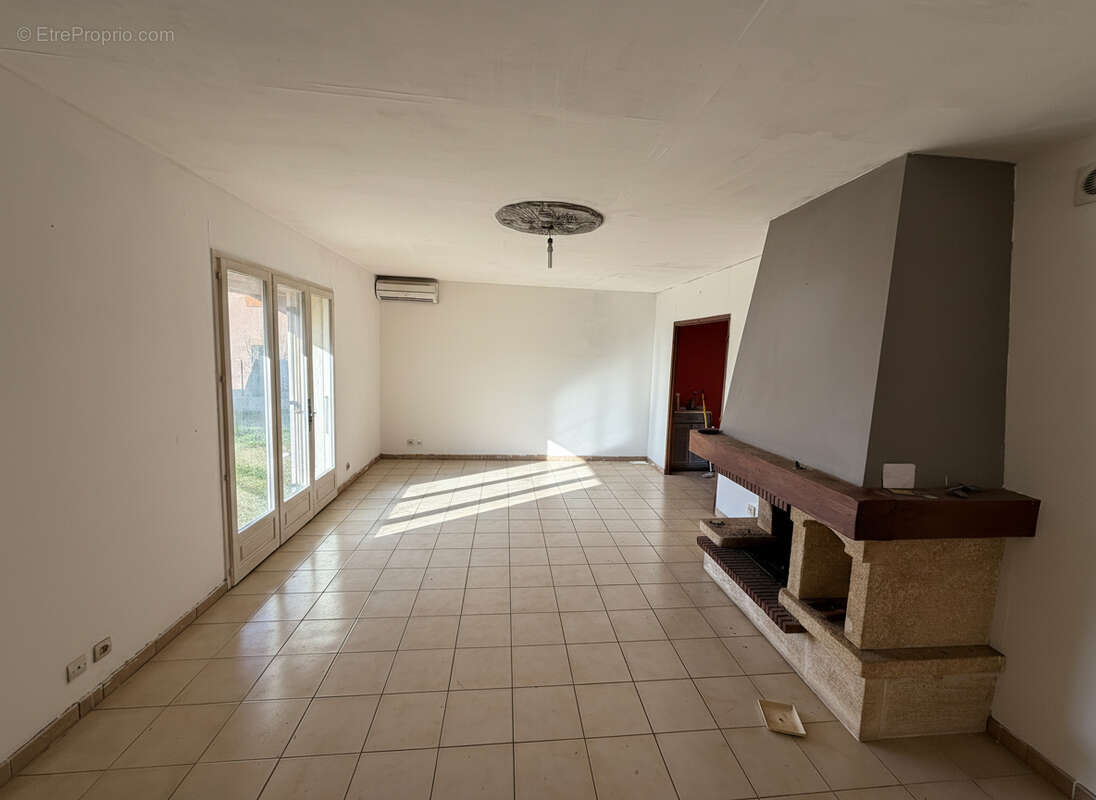 Maison à FORCALQUEIRET