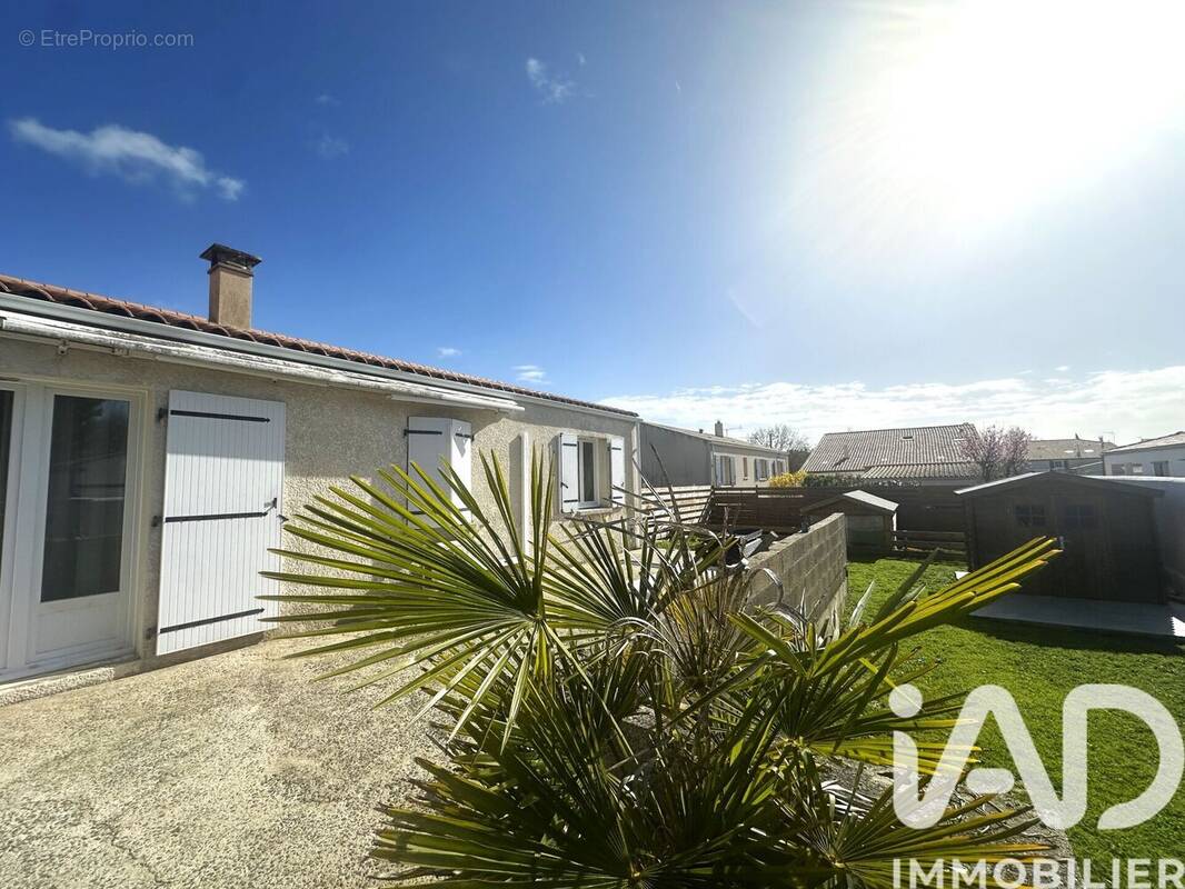 Photo 1 - Maison à SAINT-SAUVEUR-D'AUNIS