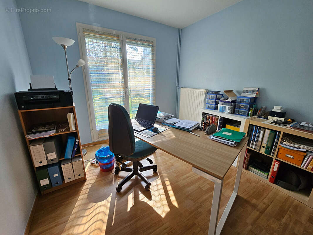 Maison à VOISINS-LE-BRETONNEUX