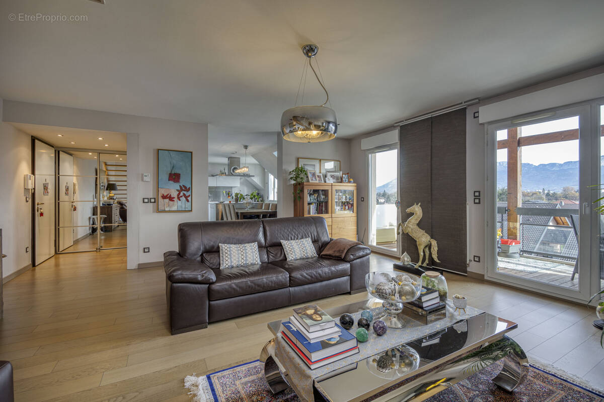 Appartement à POISY