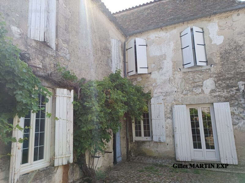 Maison 273 m² à Saint-Meard-De-Gurcon  - photo 2