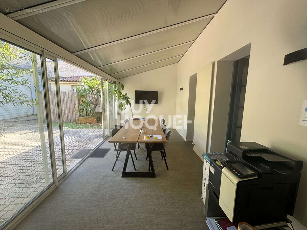 Commerce à FONTENAY-LE-COMTE