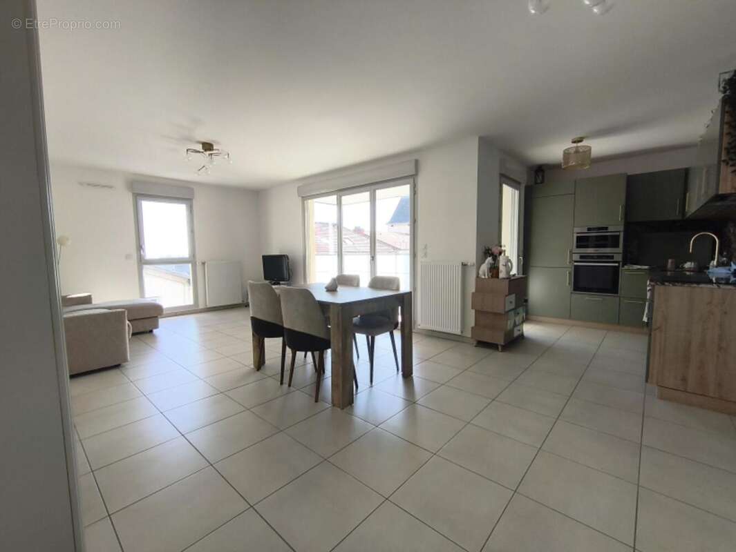 Photo 4 - Appartement à CALUIRE-ET-CUIRE