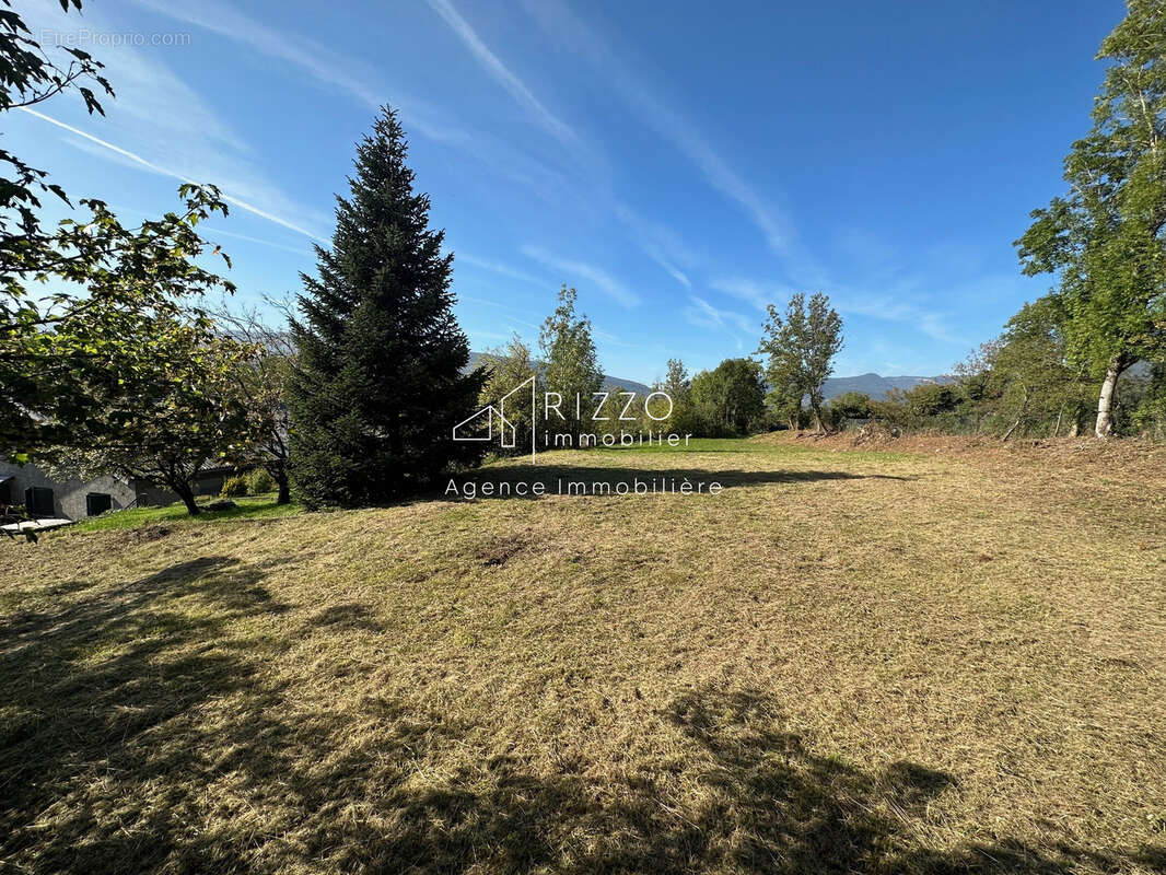 Terrain constructible de 1 053 m2 avec vue dominante   Valserhône (secteur Lancrans) - photo 6