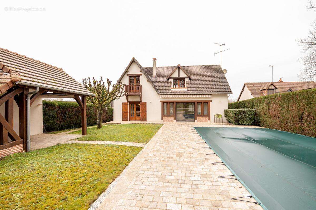 Maison à CELLETTES