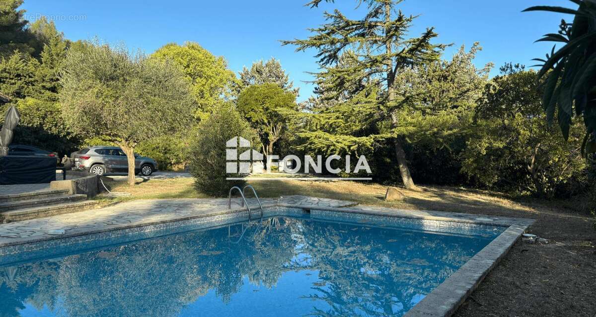 Terrain à SAINT-VINCENT-DE-BARBEYRARGUES