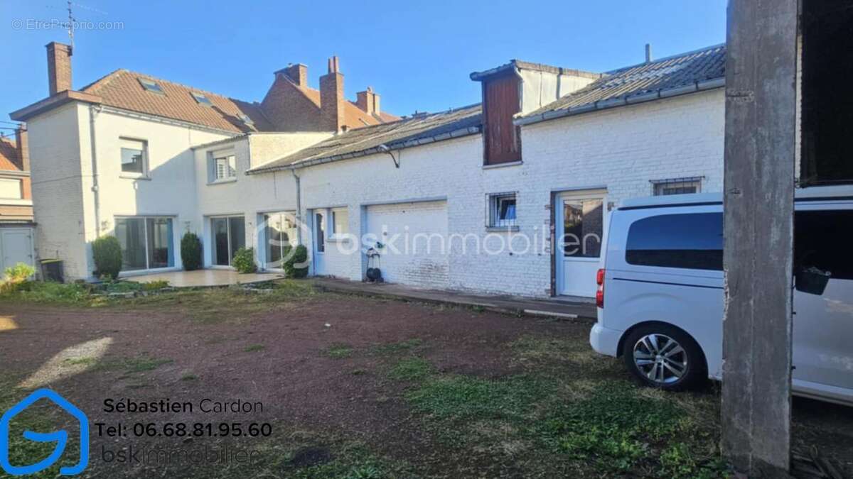 Maison à COURRIERES