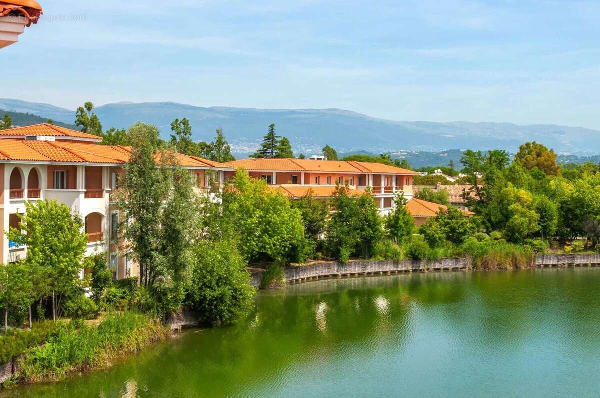 Appartement à MANDELIEU-LA-NAPOULE