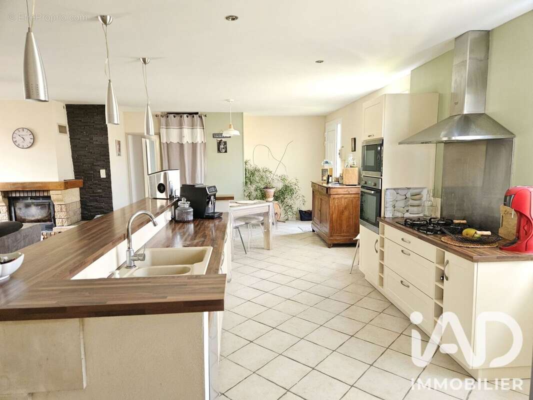Photo 3 - Maison à CHANIERS