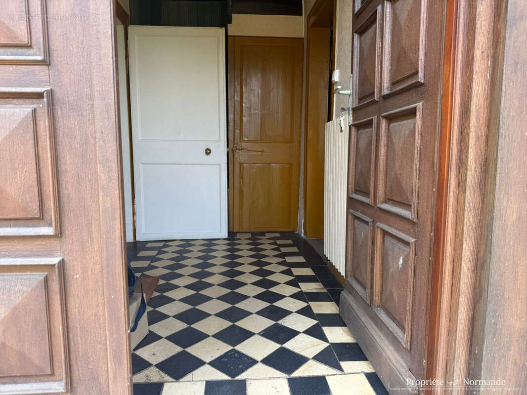 Maison à CORMEILLES