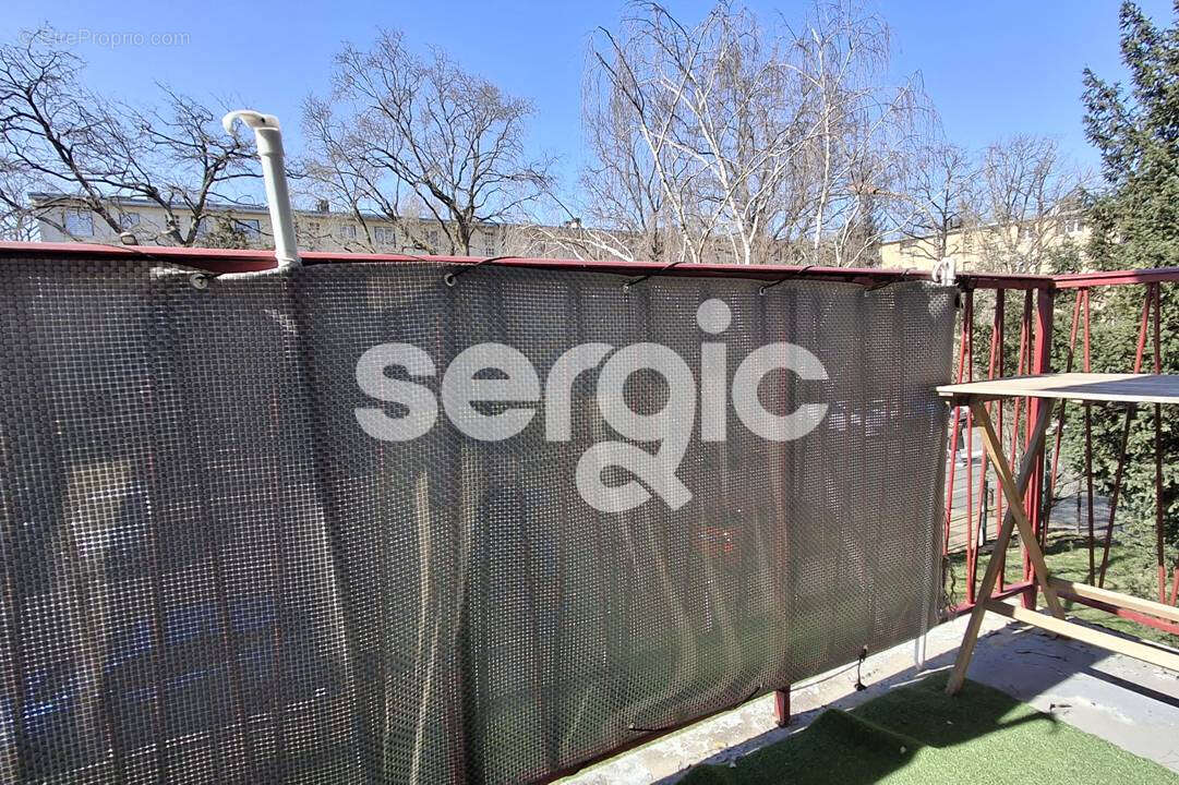 Appartement à SAINTE-GENEVIEVE-DES-BOIS