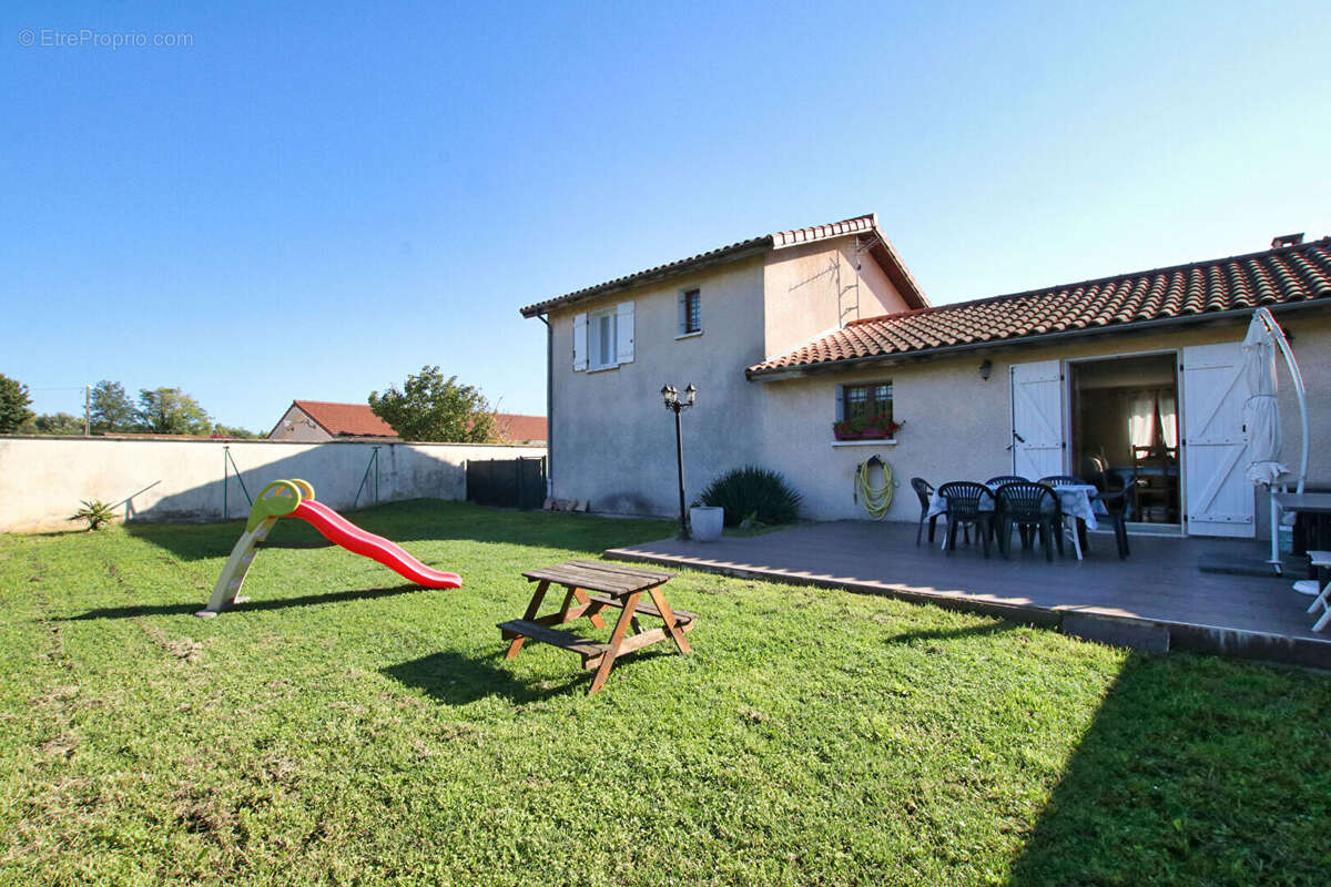 Maison à CHARVIEU-CHAVAGNEUX