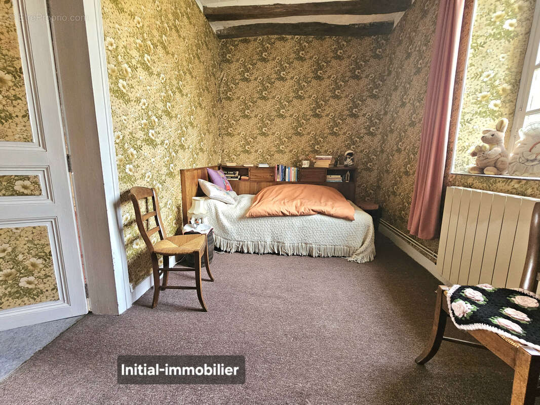 Maison à BEAUMONT-LA-RONCE