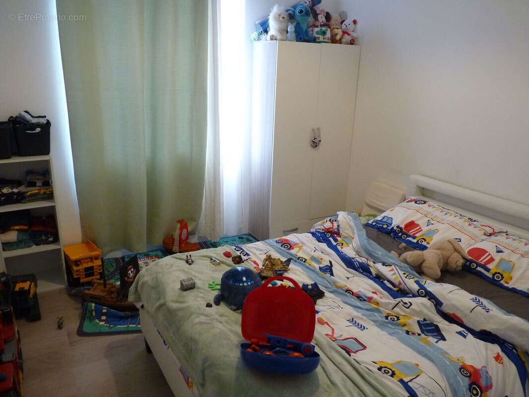 Appartement à PEYROLLES-EN-PROVENCE