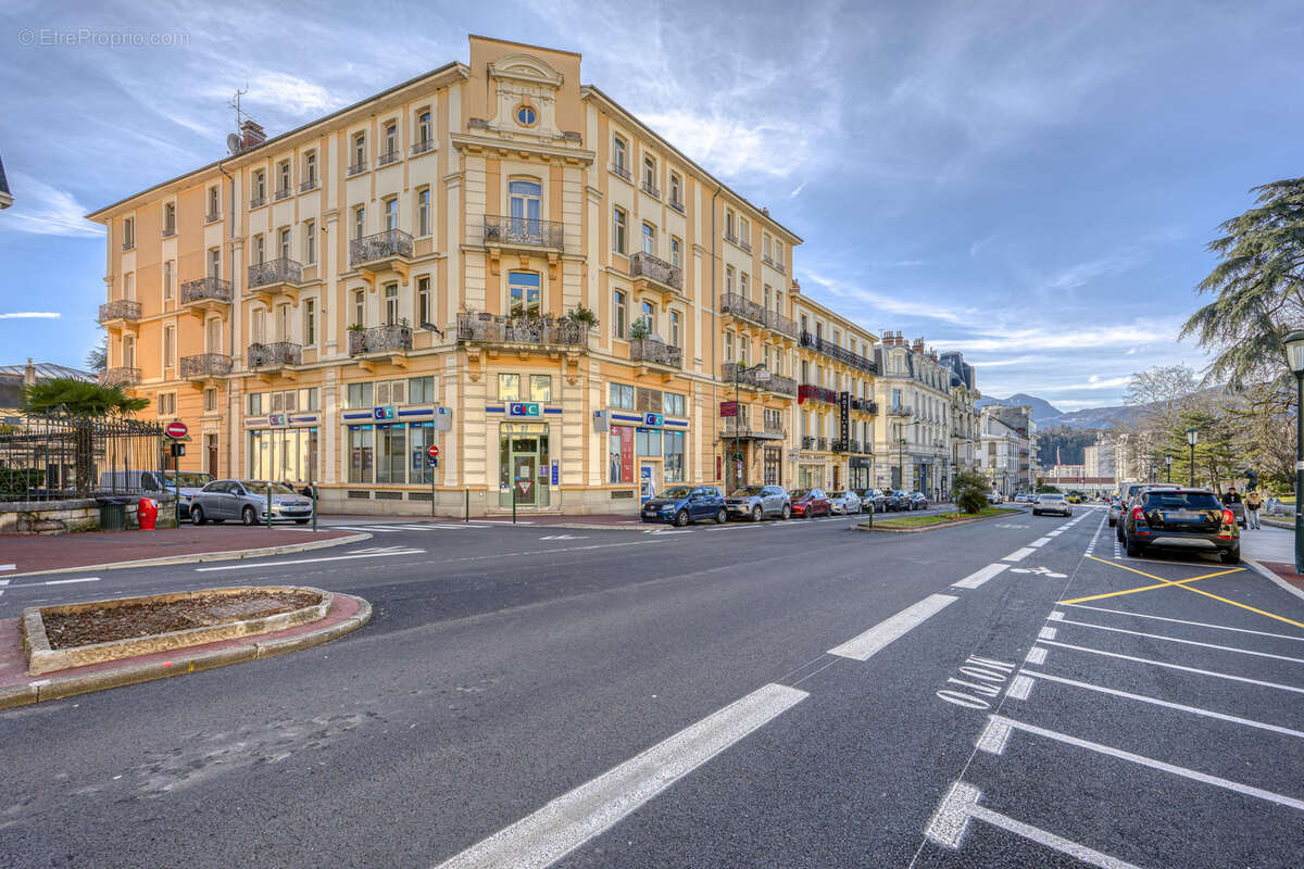 Aix-les-Bains   Appartement T3 de 103 m2 avec balcons, cave et parking couvert - photo 11