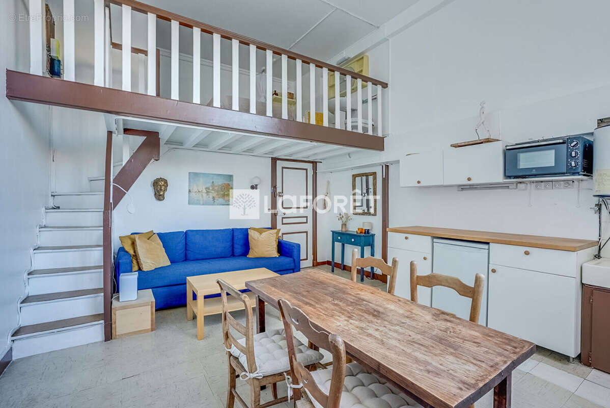 Appartement à PARIS-14E