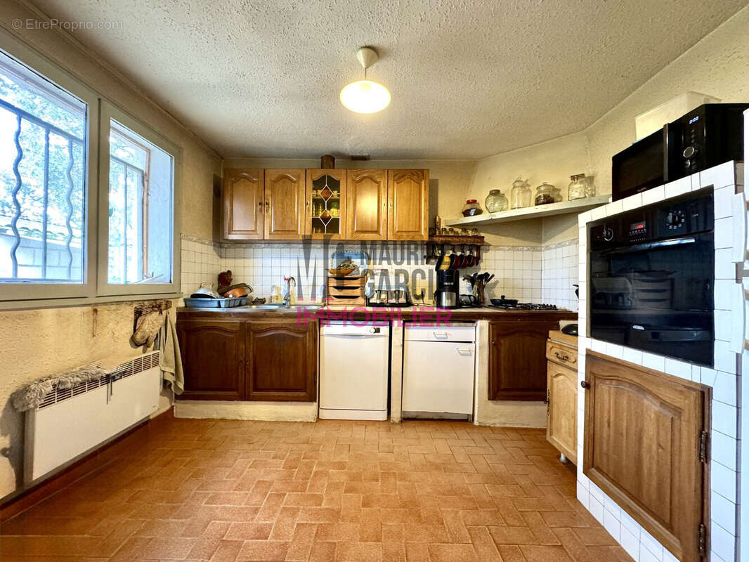 Maison à PERNES-LES-FONTAINES