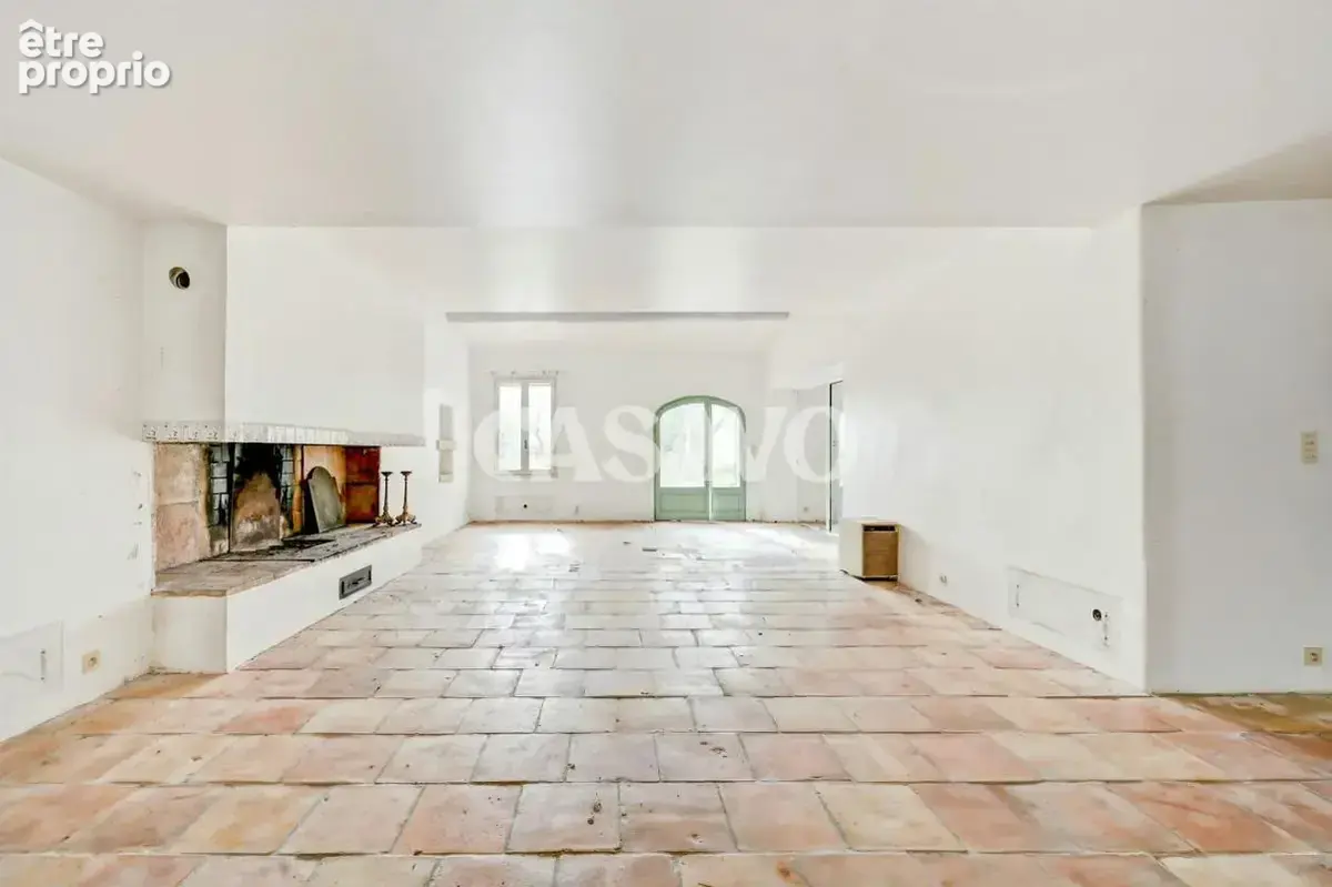 Vente Maison 8 pièces de 435m² - 13310 Saint-Martin-de-Crau - photo 9