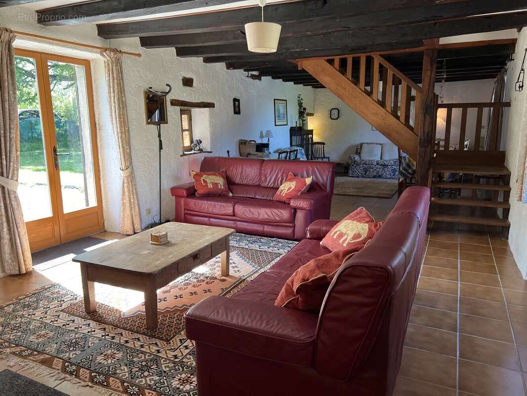 Ferme et domaine équestre avec 4 maisons et plus de 24 ha de terres et de pâturages - photo 10