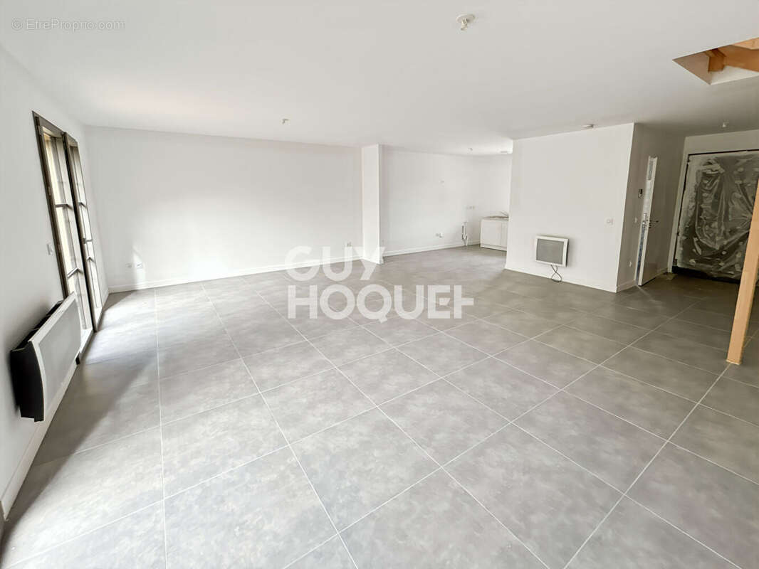 Maison à FONTENAY-TRESIGNY