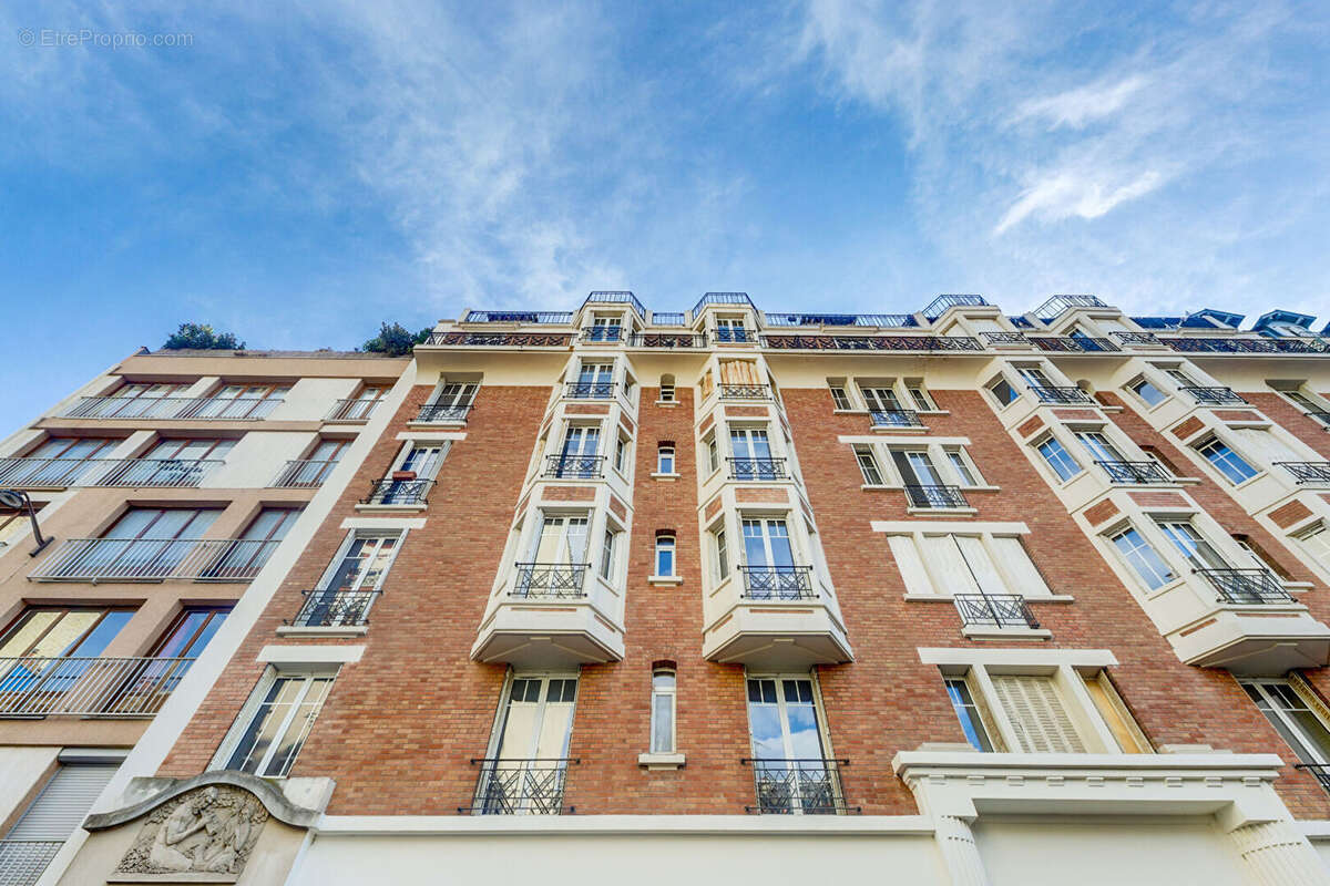 Appartement à PARIS-14E