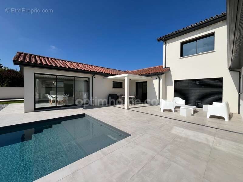 Maison à JANNEYRIAS