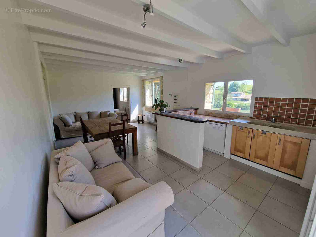 Maison à SAMONAC