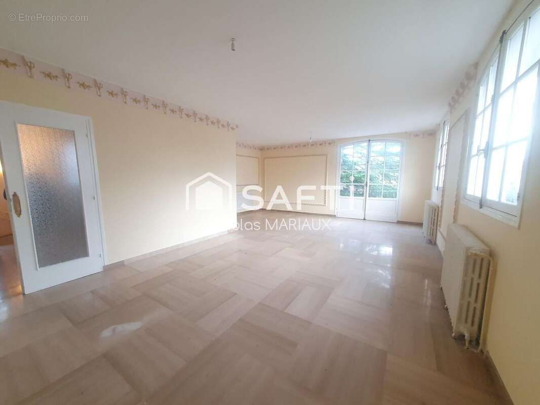 Photo 2 - Maison à MARGENCY