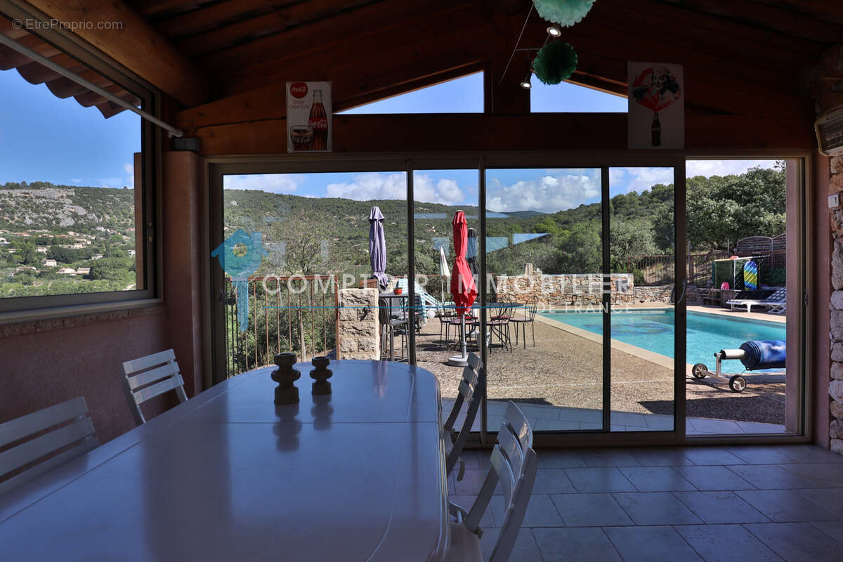 Maison à SAINT-SATURNIN-LES-APT