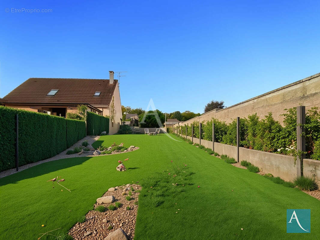 Terrain à SAINT-GERMAIN-LES-ARPAJON