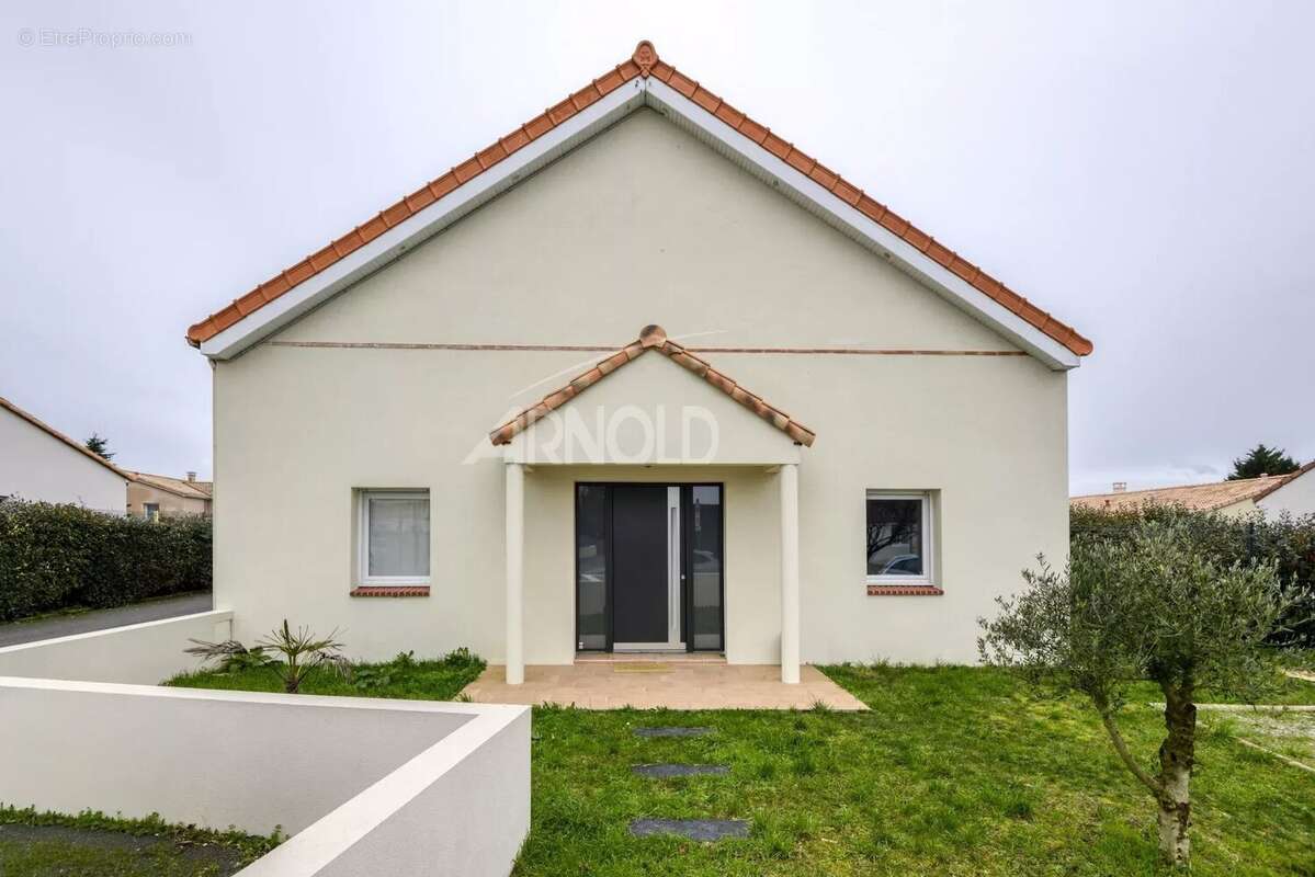 Maison à LE LANDREAU