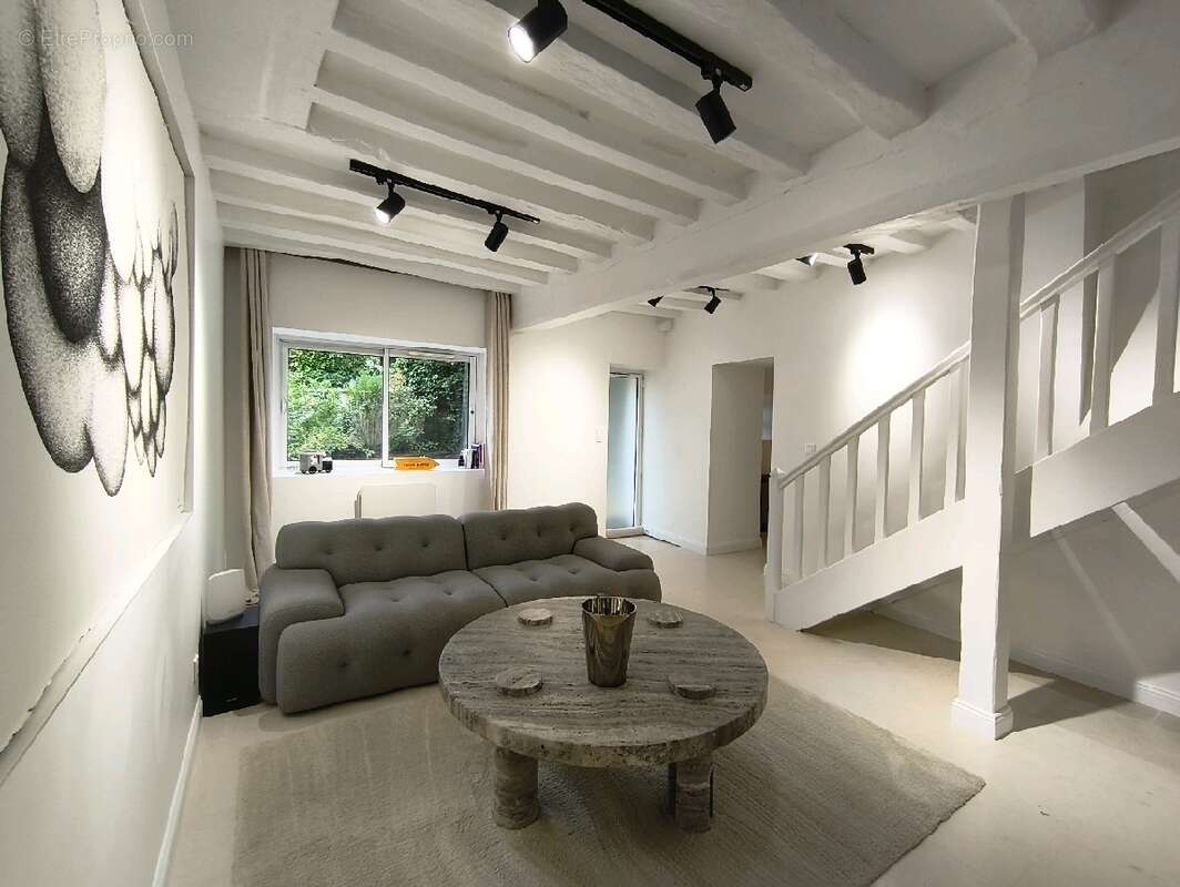Maison à NESLES-LA-VALLEE