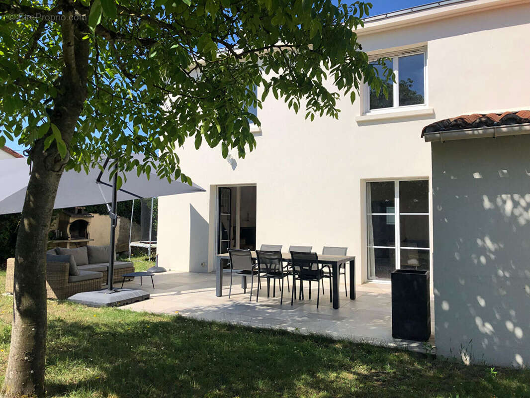 Maison familiale rénovée - 172 m², suite parentale, beaux volumes et jardin au calme - Les Sorinières - photo 14