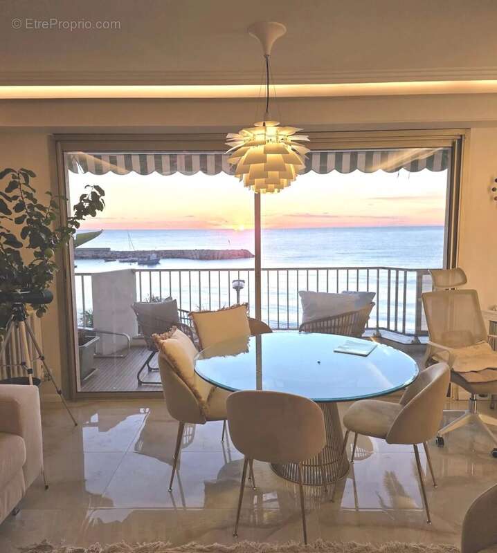 Appartement à ROQUEBRUNE-CAP-MARTIN