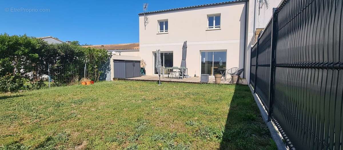 Maison 111 m² à Sainte-Soulle  - photo 3