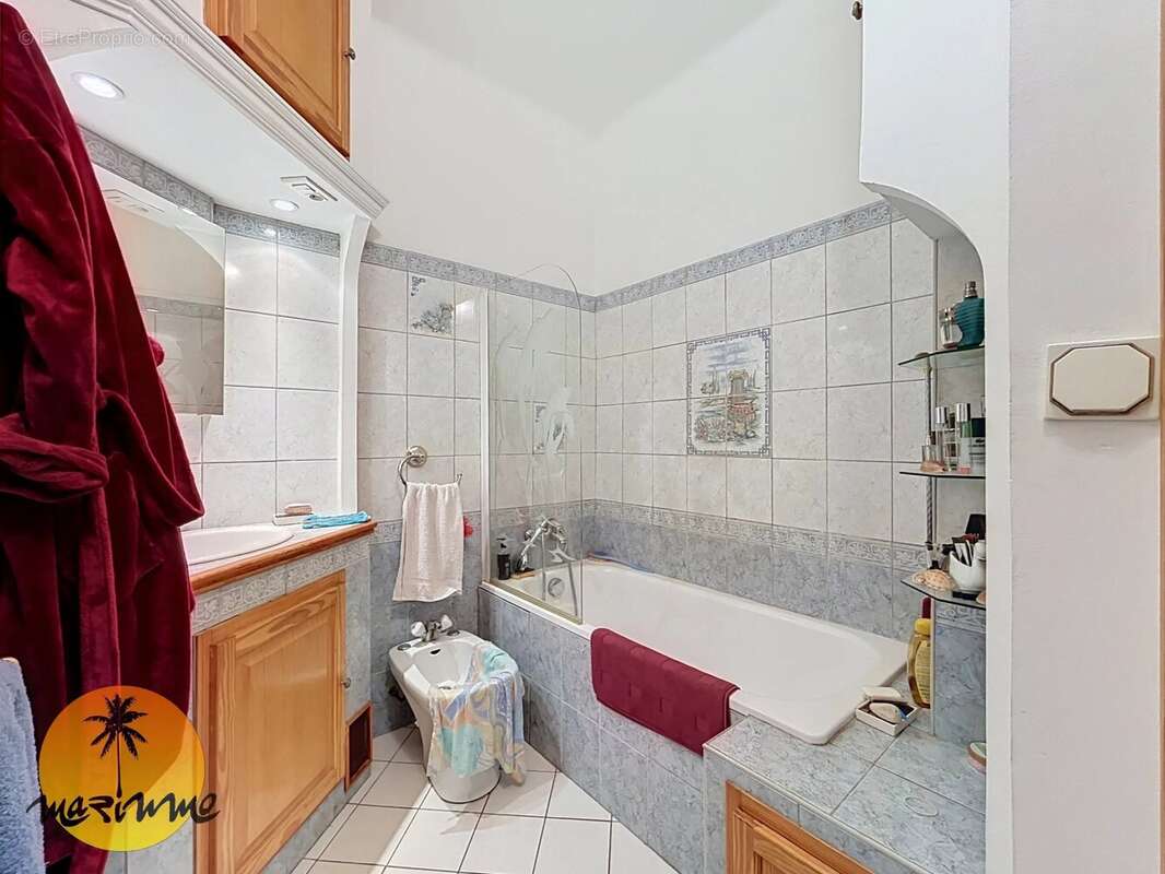 Appartement à SAINT-LAURENT-DU-VAR