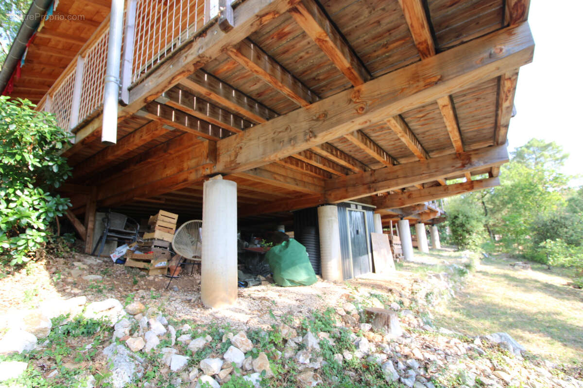 Charmante maison en bois de 98 m2 sur un terrain de 2800 m2. - photo 44