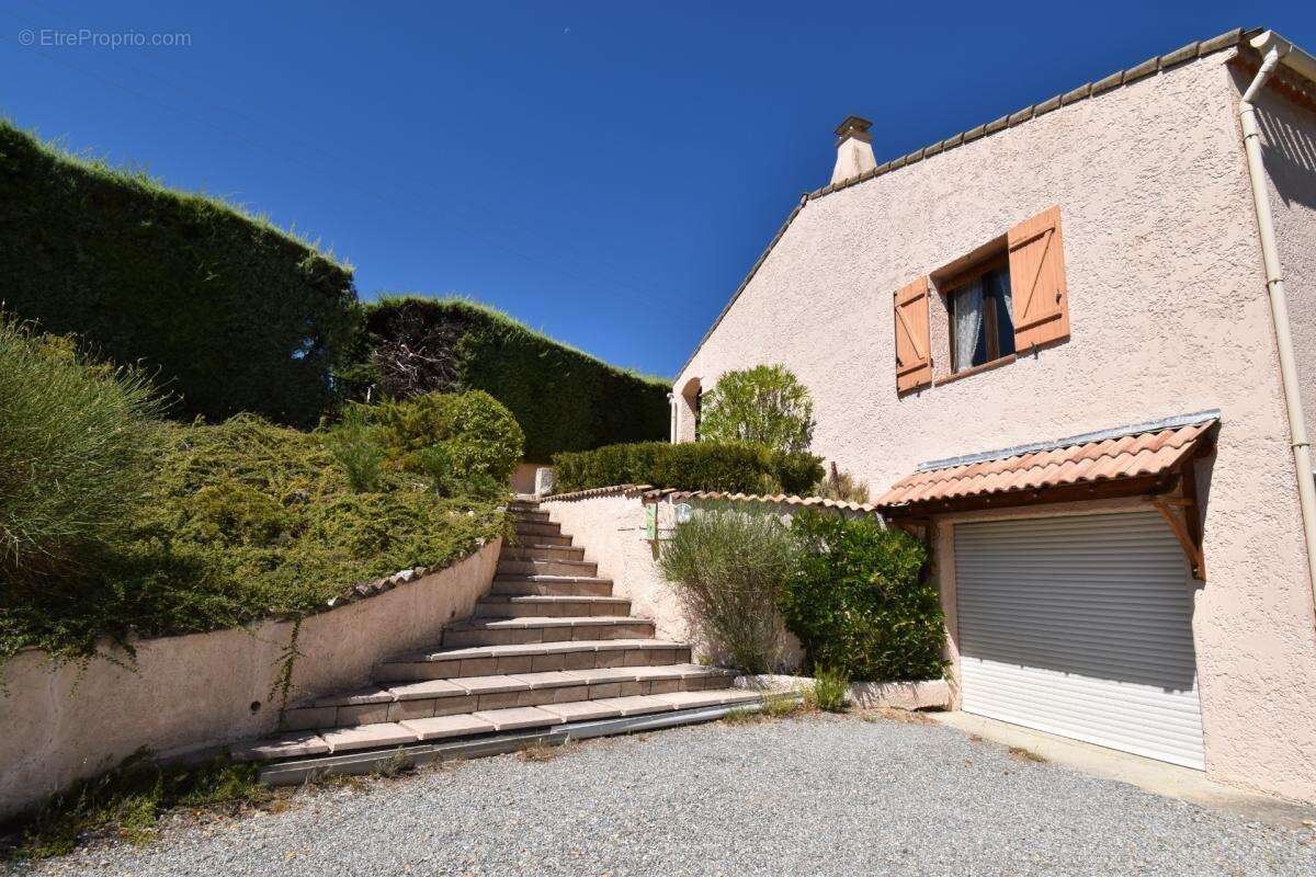A vendre, Aiglun (04) – Maison individuelle 6 pièces, 5 chambres, jardin, terrasse et garage de 30 m² - photo 27
