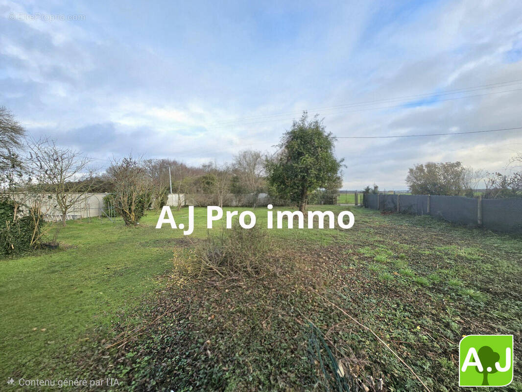 Terrain à MARCILLY-LA-CAMPAGNE